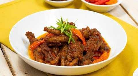 Ceker bumbu rujak (youtube.com/Tastemade Indonesia)