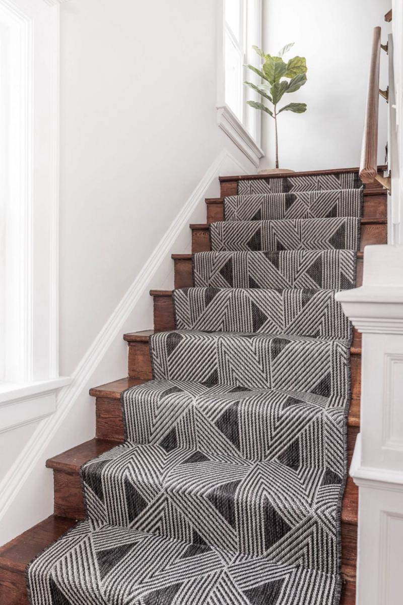 inspirasi dekorasi staircase di rumah menjadi lebih outstanding (cherishedbliss.com)
