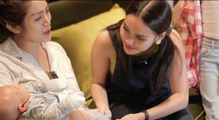 potret Ayu Ting Ting jenguk baby Don (youtube.com/Jessica Iskandar)