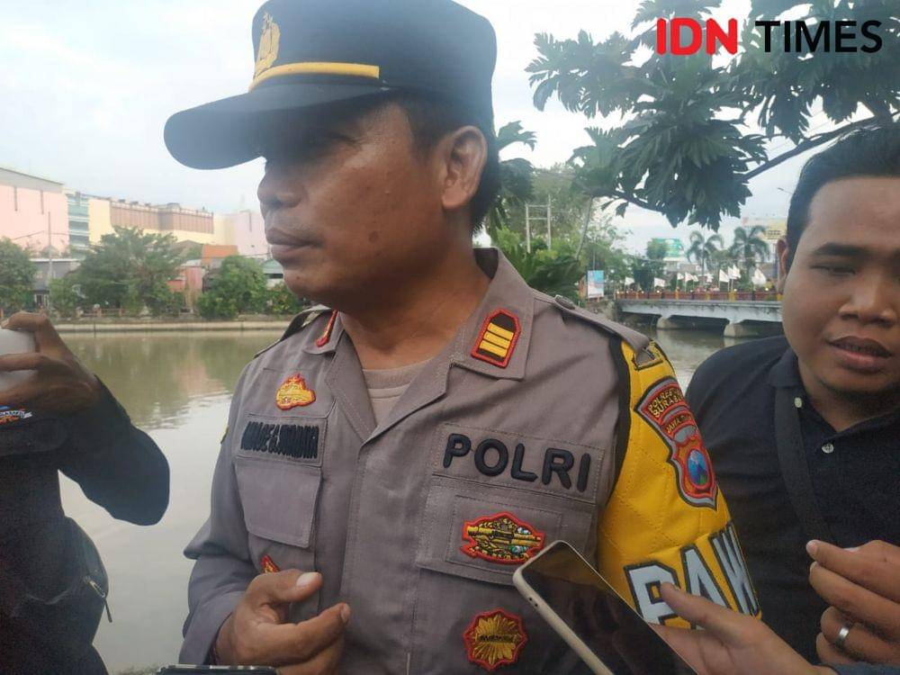 Kanit Reskrim Polsek Wonokromo Surabaya, AKP I Made Gede Sutanaya saat berada di TKP, Minggu (26/6/2022). (IDN Times/Khusnul Hasana)