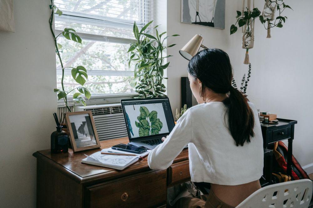 ilustrasi freelancer (pexels.com/Sasha Kim)