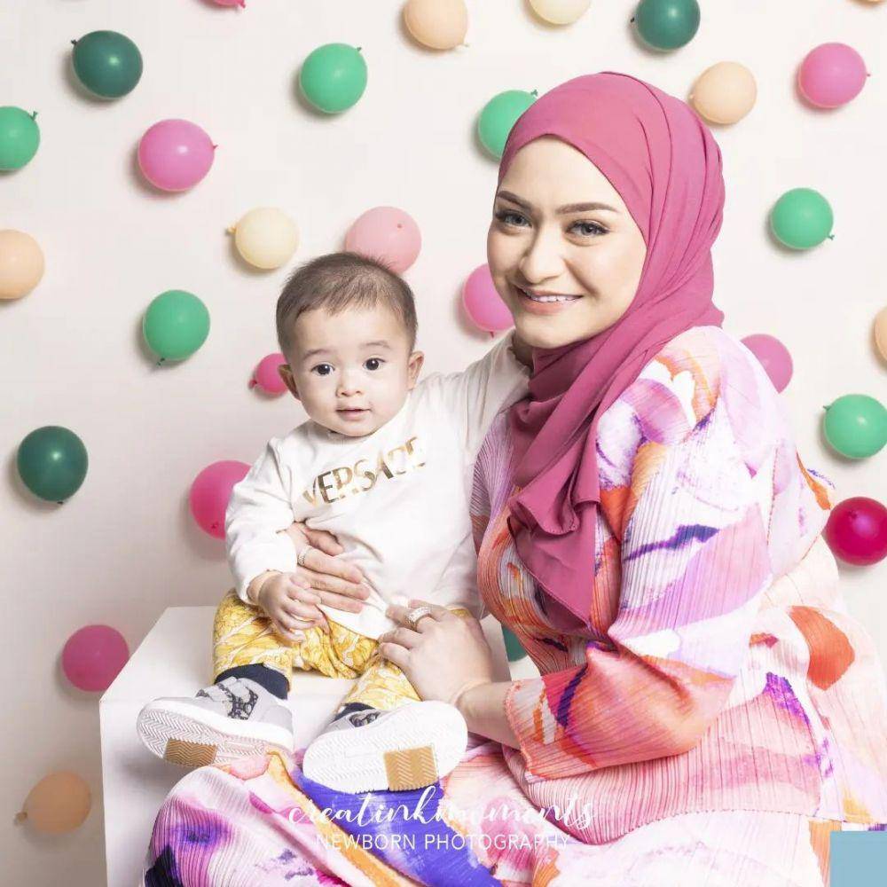 pemotretan Nathalie Holscher dan baby Adzam (instagram.com/creatinkmoments)