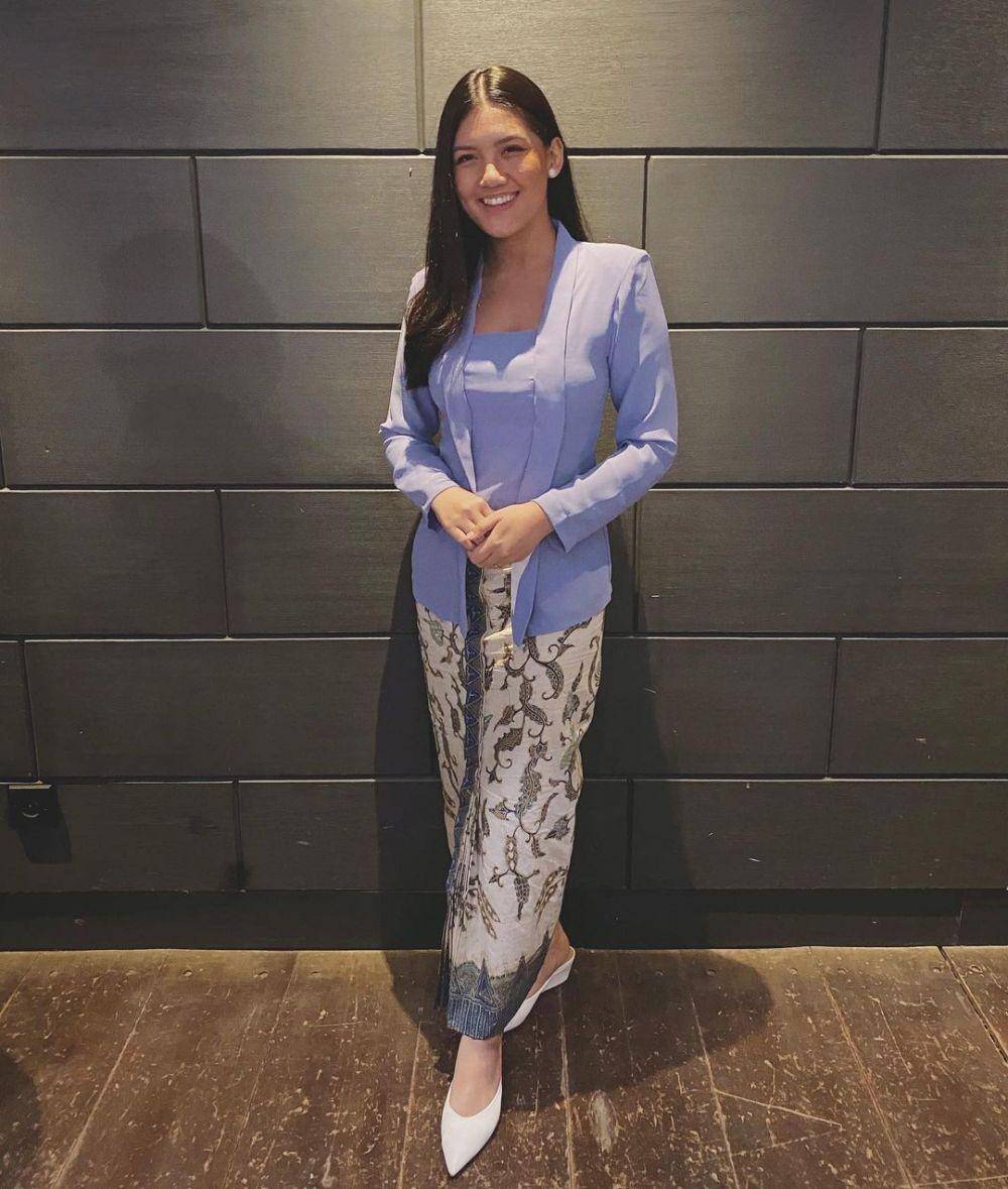 Kebaya katun. (instagram.com/monitatahalea)