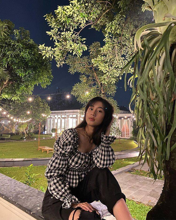 OOTD ala Keisya Levronka (instagram.com/keisyalevronka)
