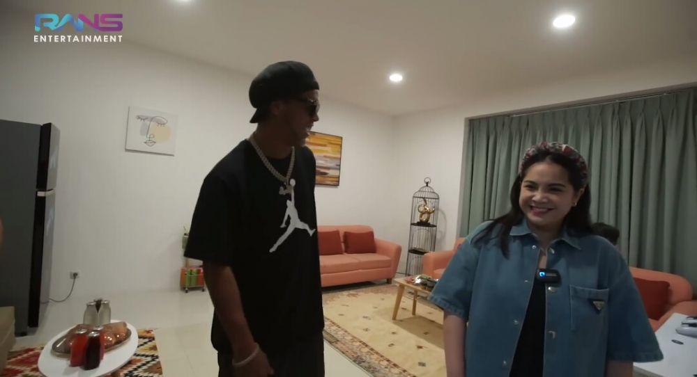 9 Potret Pertemuan Nagita Slavina dan Ronaldinho, Langsung Akrab!