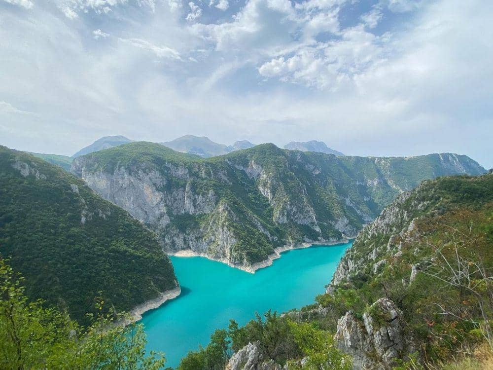 Piva Lake (instagram.com/sam_wonderlands)