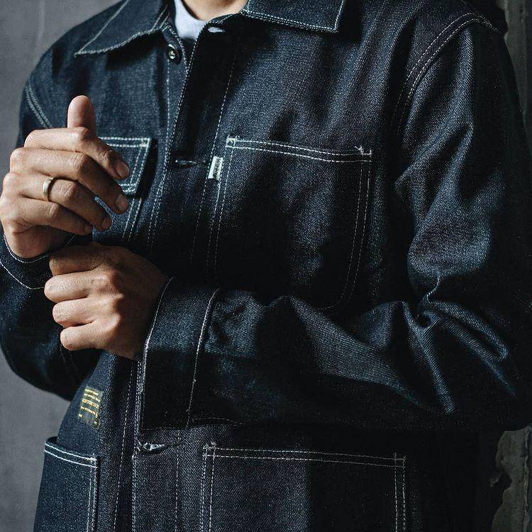 Jaket denim morrow in the sky (instagram.com/morrowinthesky)
