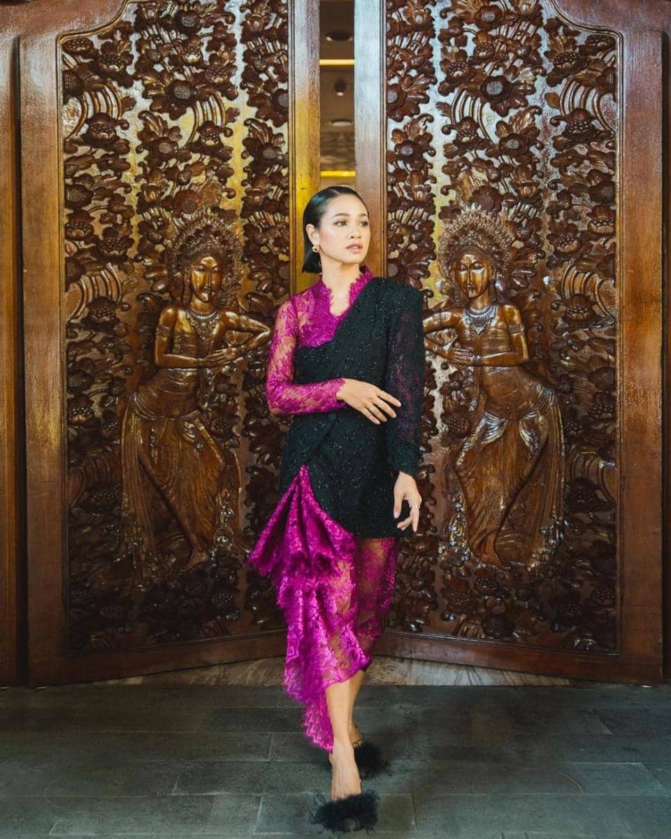 inspirasi kebaya kondangan bergaya formal (instagram.com/andienaisyah)