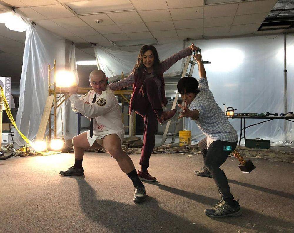 kedekatan pemain Everything Everywhere All at Once di balik layar (instagram.com/michelleyeoh_official)