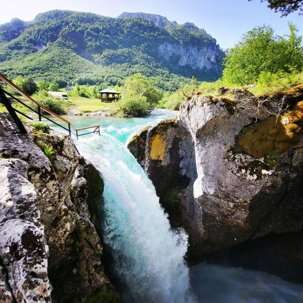 Grlja Waterfall (instagram.com/merikovacevic1971)