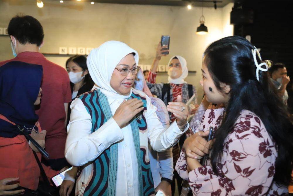 Menteri Ketenagakerjaan, Ida Fauziyah, saat menjadi pembicara pada acara Talent Talks Saturday Night Gathering di Semarang, Jawa Tengah, Sabtu (25/6). (Dok. Kemnaker)