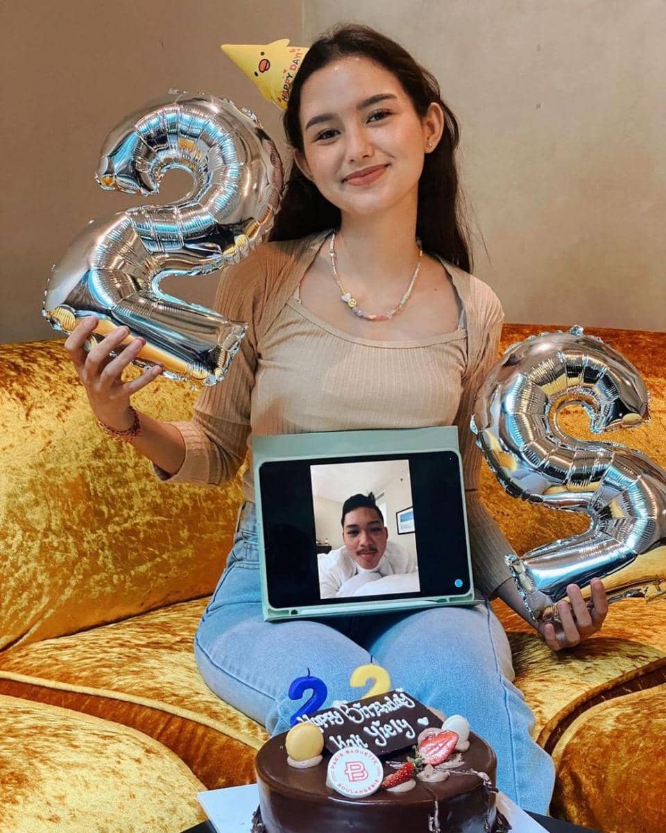 kejutan ultah Azriel Hermanysah (instagram.com/ssarah_menzel)