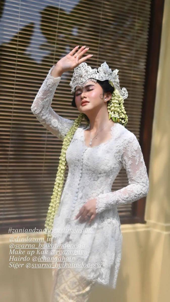 Makeup dan Kebaya Akad Nikah Adinda Azani (@imagenic via instagram.com/didietmaulana)