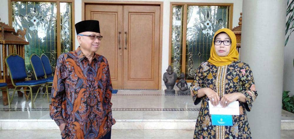 Mantan Bupati Bantul, Suharsono (kiri) dan Erna Suharsono (kanan). (IDN Times/Daruwaskita)