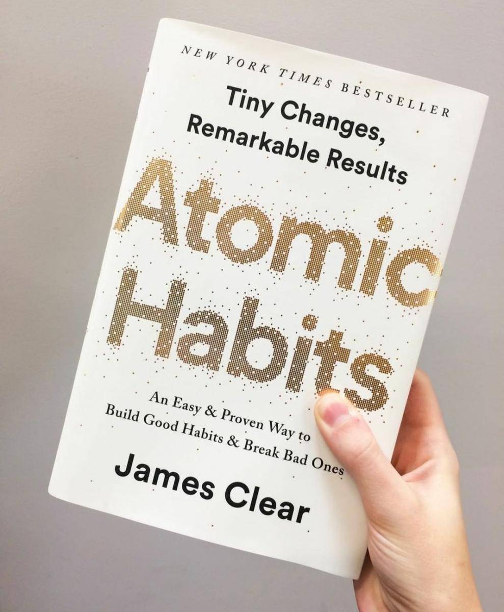 Buku Atomic Habits (instagram.com/thabookledge)