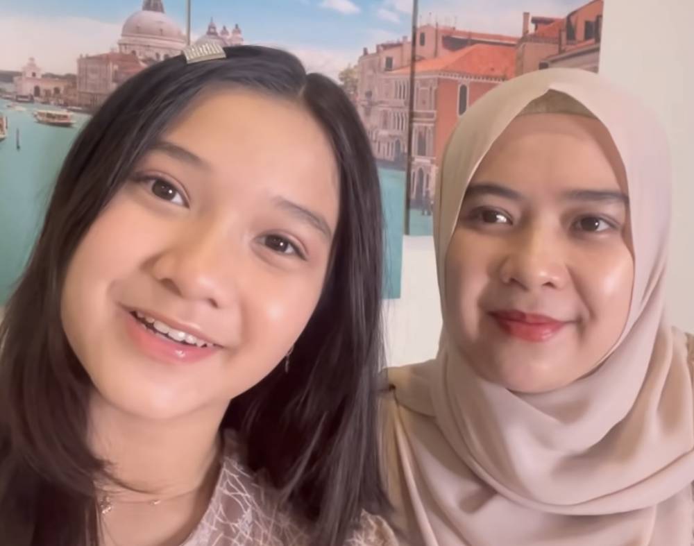 momen kedekatan Naisa Alifia dan mamanya (instagram.com/naisaalifiayuriza)
