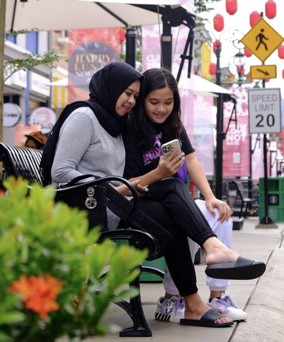 momen kedekatan Naisa Alifia dan mamanya (instagram.com/naisaalifiayuriza)