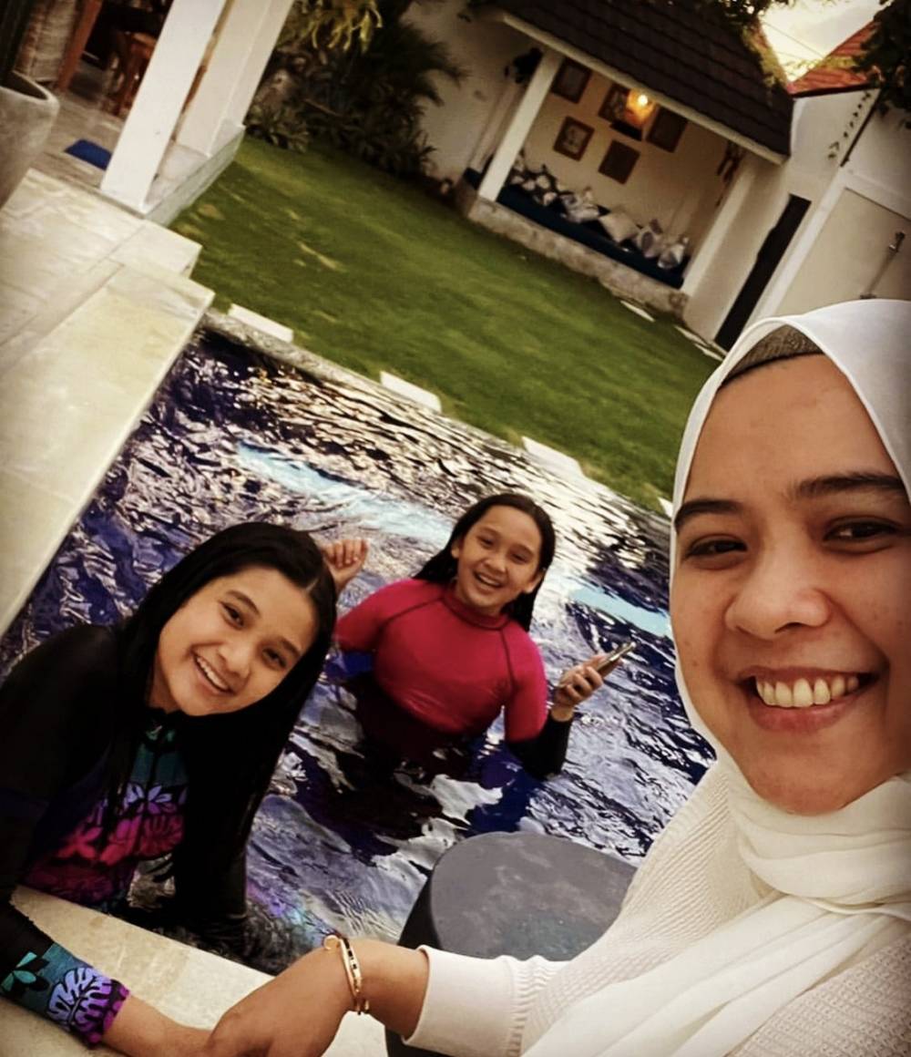 momen kedekatan Naisa Alifia dan mamanya (instagram.com/helena_riza)