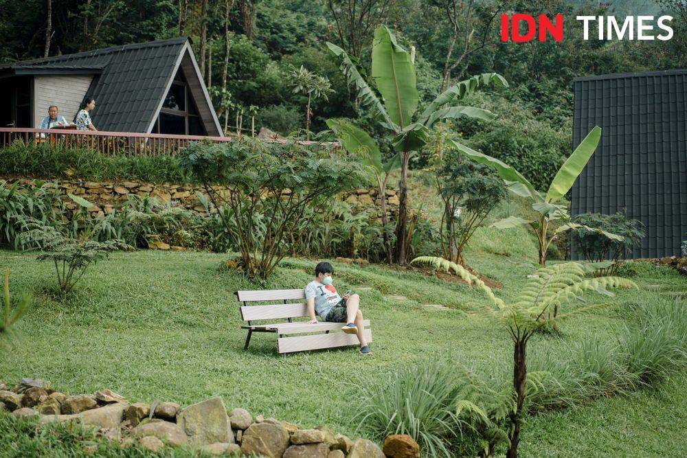 Potret liburan saat glamping (IDN Times/ Herka Yanis Pangaribowo)