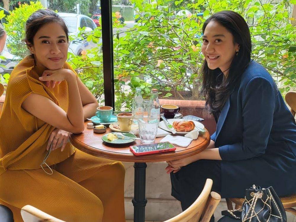 Potret kebersamaan Putri Tanjung dengan Dian Sastro (instagram.com/putri_tanjung)
