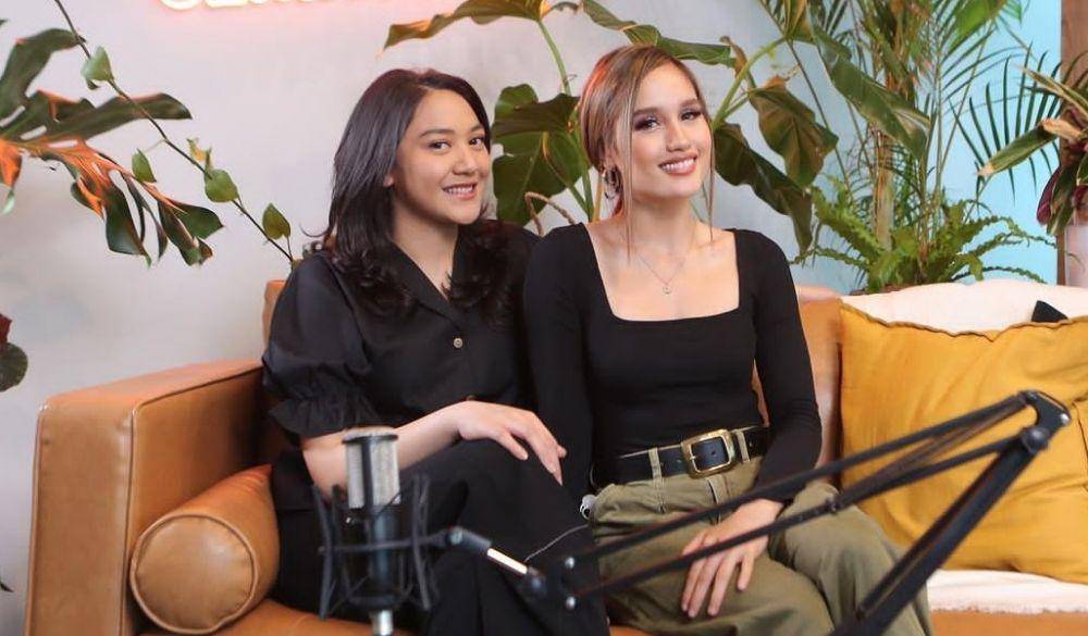 Potret kebersamaan Putri Tanjung dengan Cinta Laura (instagram.com/putri_tanjung)