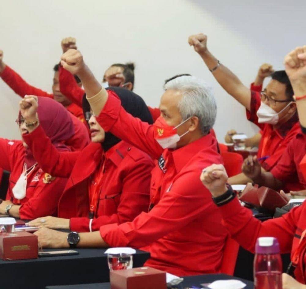 Gubernur Jawa Tengah ketika mengikuti rapat koordinasi kepala daerah di Sekolah Partai PDI Perjuangan di Lenteng Agung. (www.instagram.com/ganjar_pranowo)