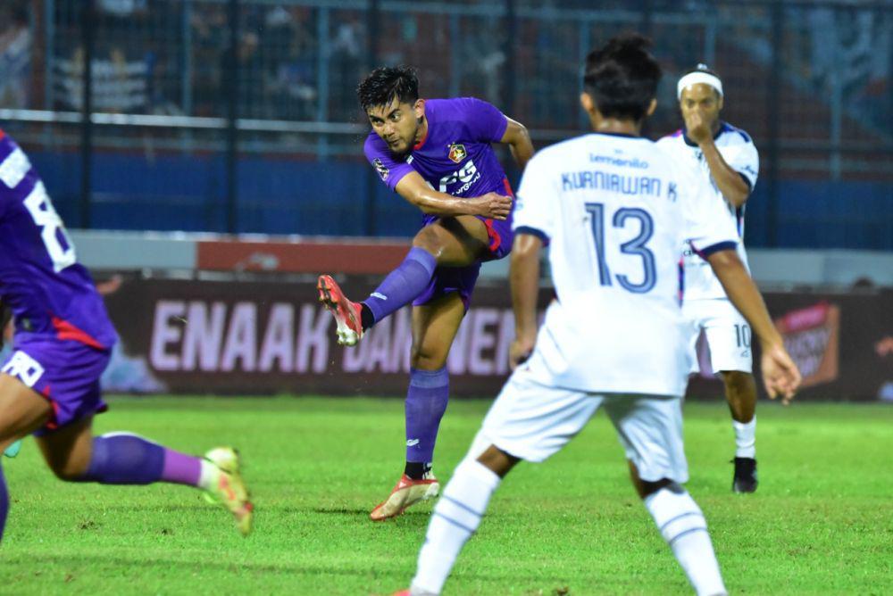 Persik Kediri saat berlaga dalam Trofeo Nusantara semalam.