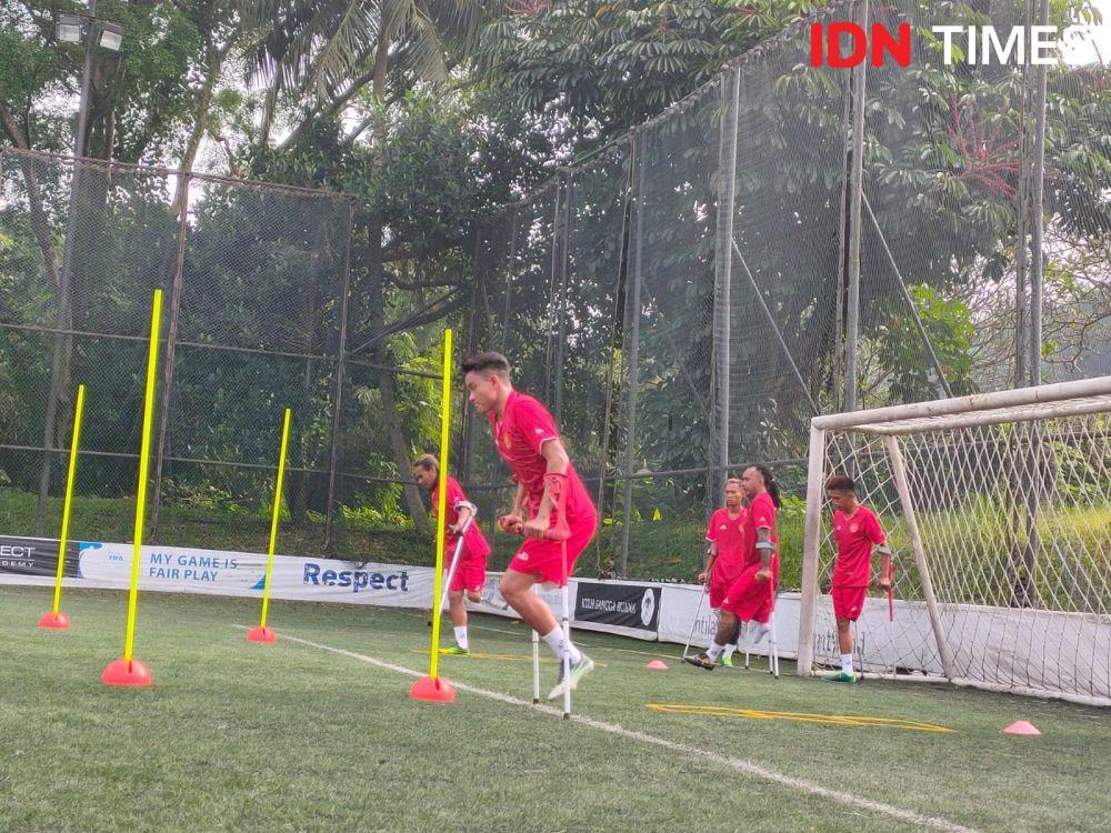 Latihan Timnas Indonesia Amputee, Senin (27/6/2022). (IDN Times/Tino Satrio)