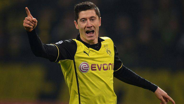 Robert Lewandowski berseragam Borussia Dortmund (skysports.com)