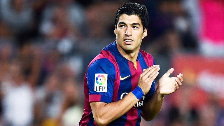 Luis Suarez berseragam Barcelona (skysports.com)