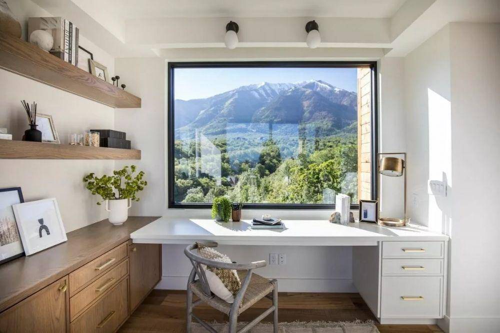 home office (decorilla.com)