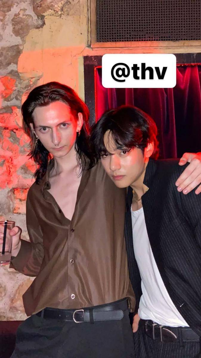 Taehyung di after party Celine Paris Men's Fashion (Instagram.com/jimified_)