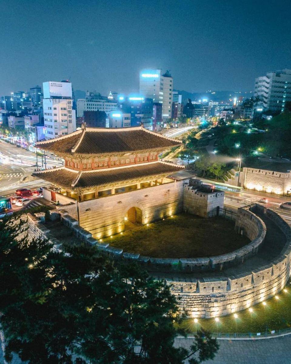 Gerbang Heunginjimun Dongdaemun (instagram.com/ssteart)