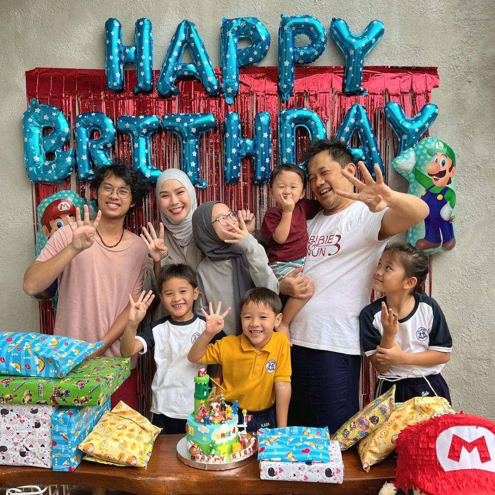 potret keluarga Zaskia Adya Mecca (instagram.com/zaskiadyamecca)