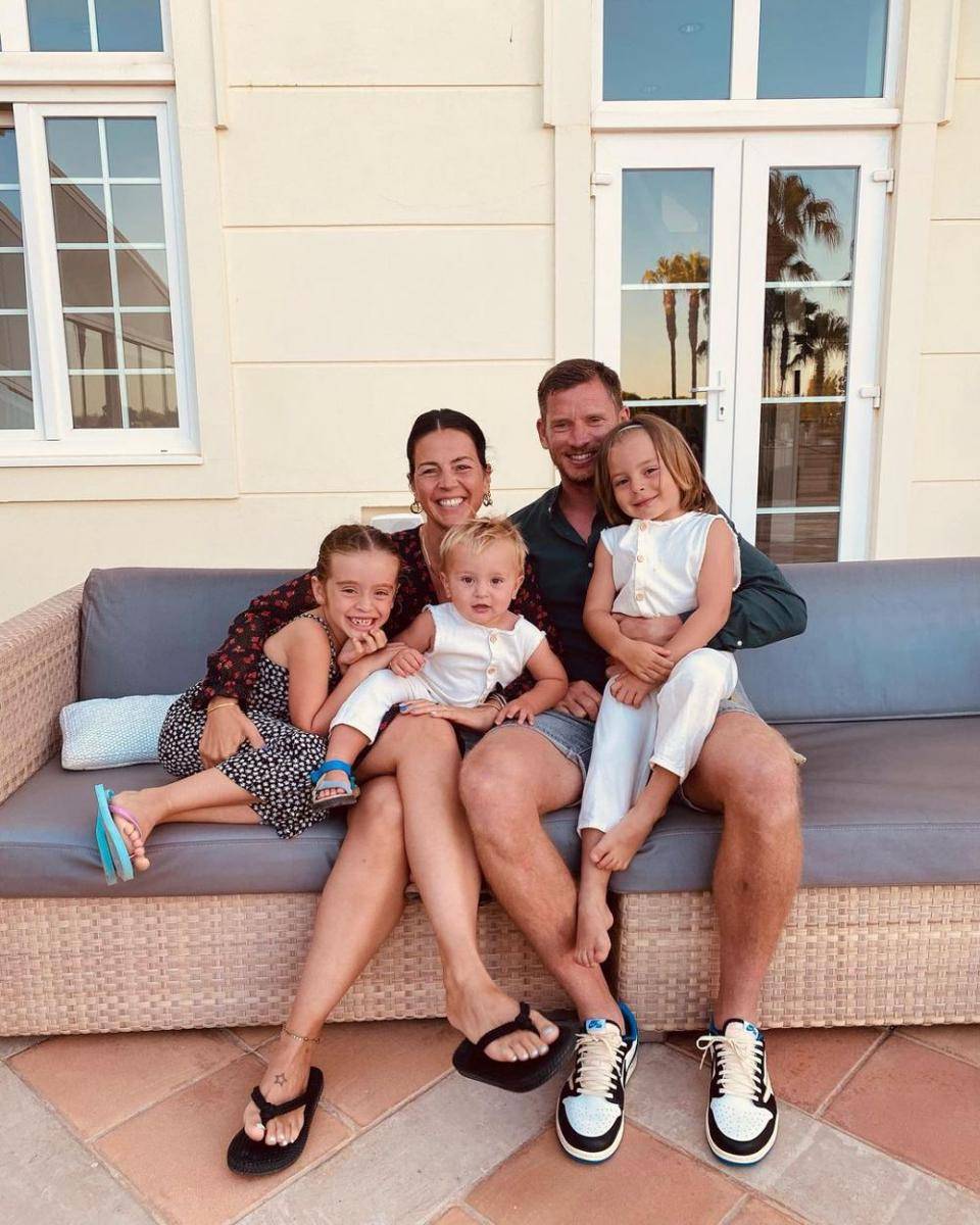 Jan Vertonghen bersama keluarga (instagram.com/jvertonghen)