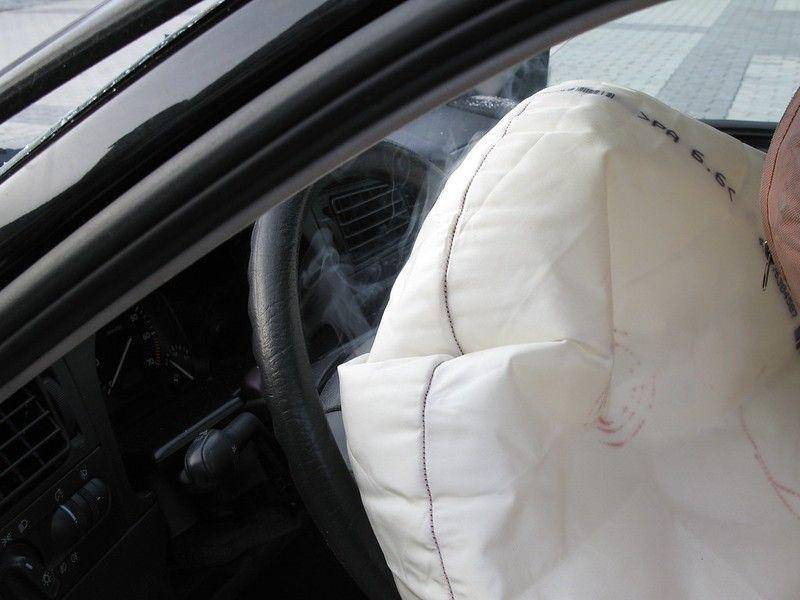 Ilustrasi jenis airbag Front Airbag di bagian kursi pengemudi (flickr.com/FWnetz)