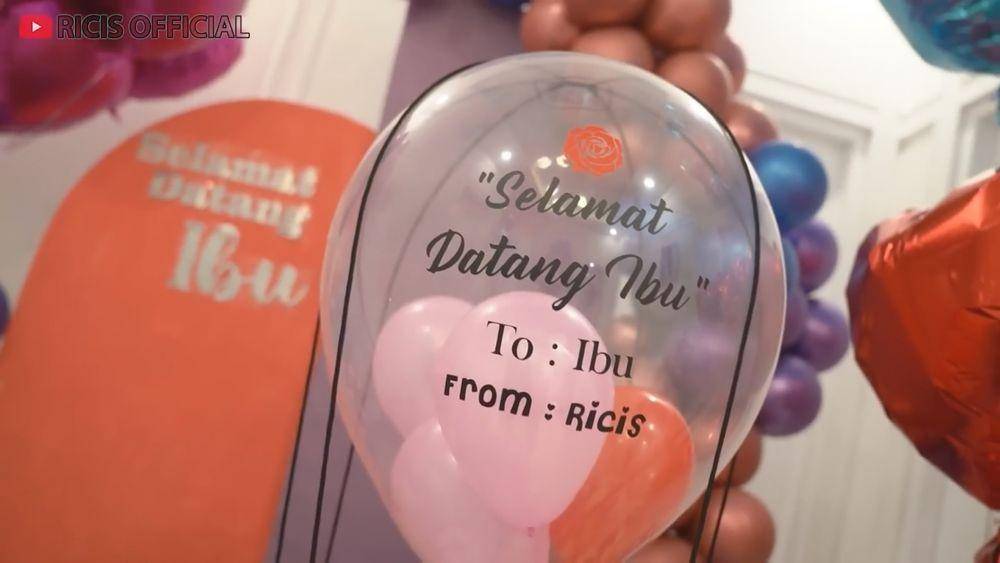 kejutan Ria Ricis untuk ibunda (youtube.com/riaricis1795)