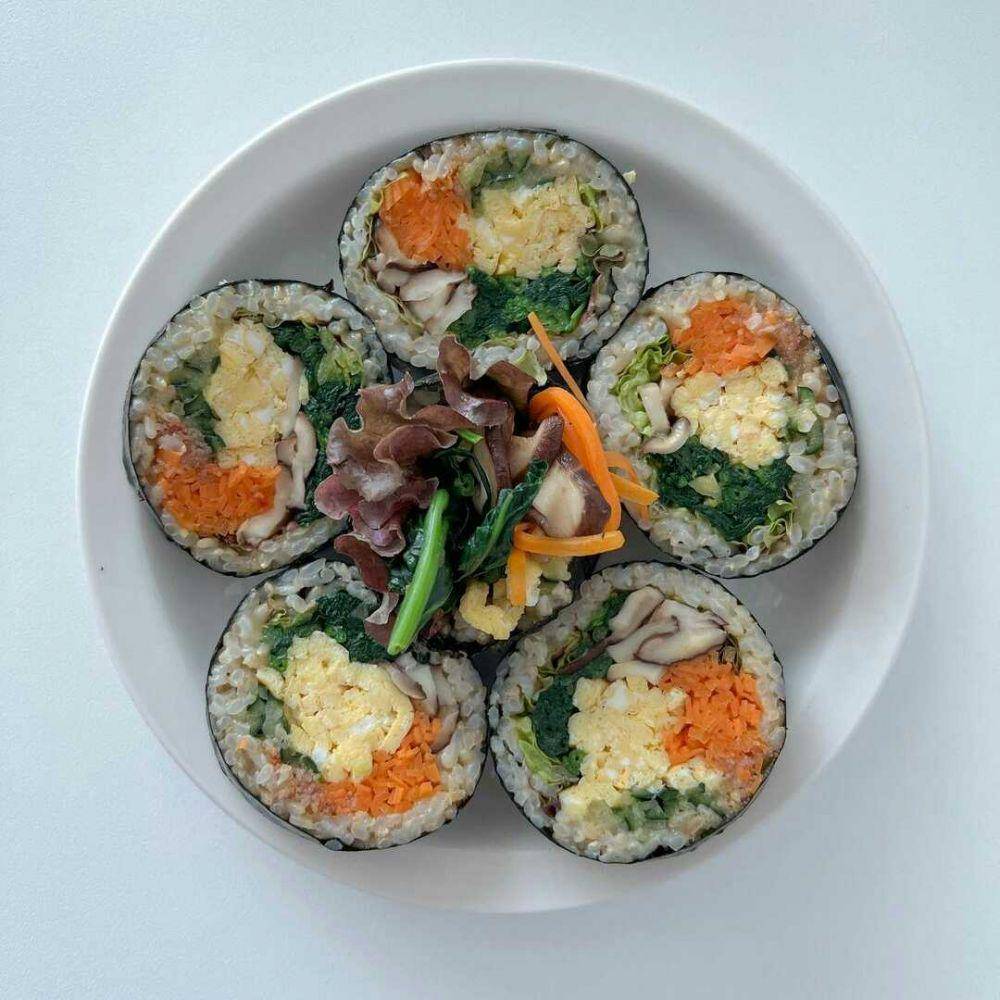 kimbap (instagram.com/y_yim.e)