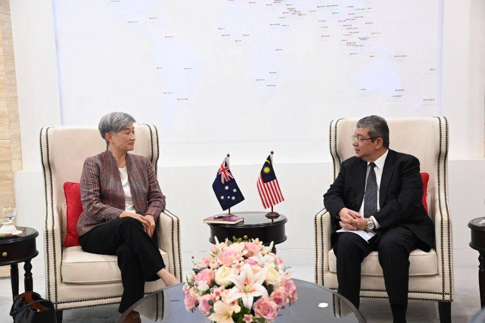 Menlu Australia Penny Wong dan Menlu Malaysia Saifuddin Abdullah (Twitter.com/Saifuddin Abdullah)