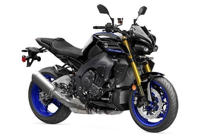 Ilustrasi motor naked bike (ultimatemotorcycling.com)