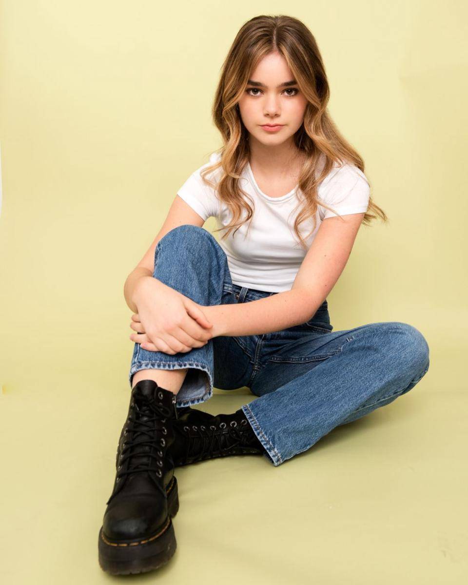 Isabella Sermon (ReVamp Magazine/Owen James Vincent)