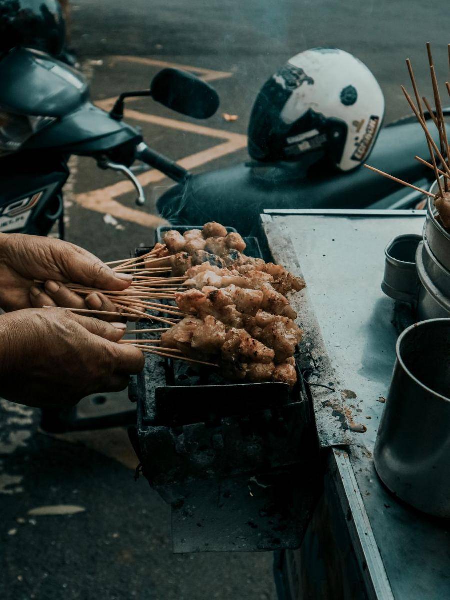 sate (unsplash.com/Resky Fernanda)