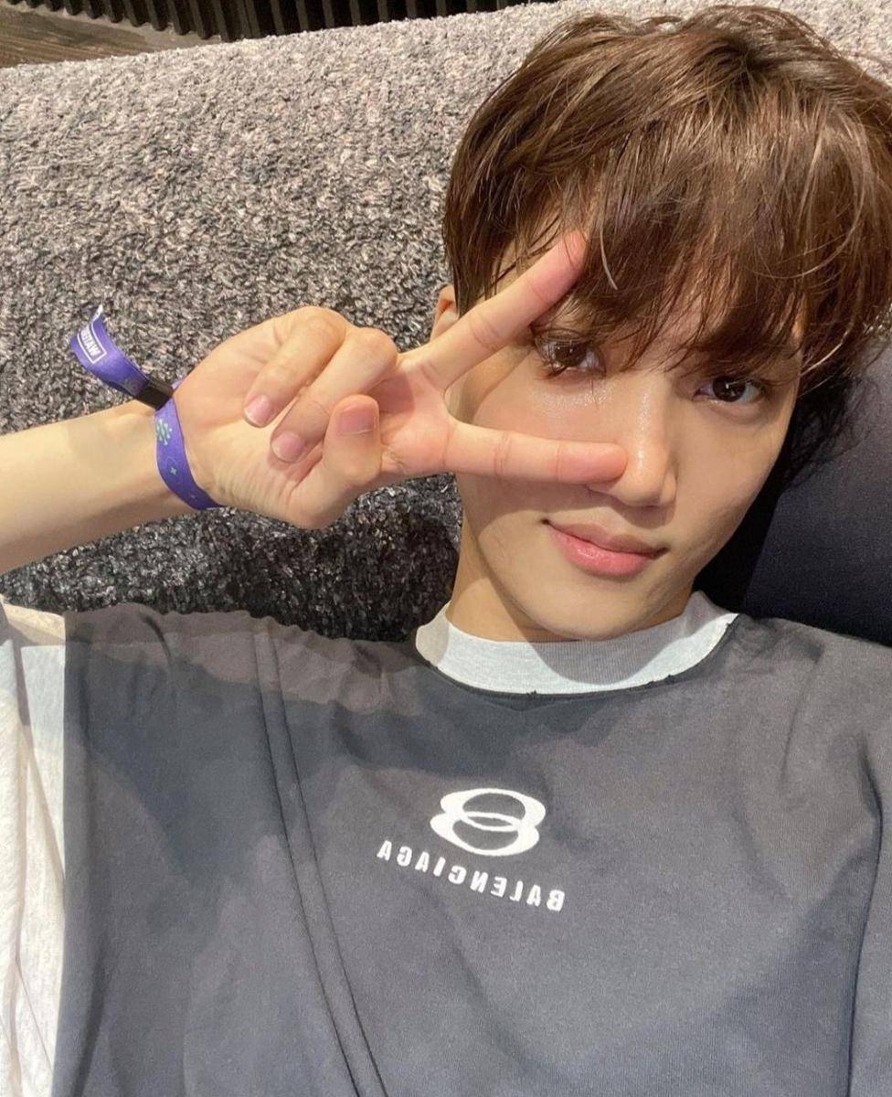 Kai EXO (https://www.instagram.com/kimkai.exoo/)