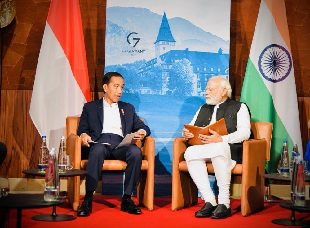 Presiden Jokowi bertemu PM India Narendra Modi di sela KTT G7 (dok. Sekretariat Presiden)
