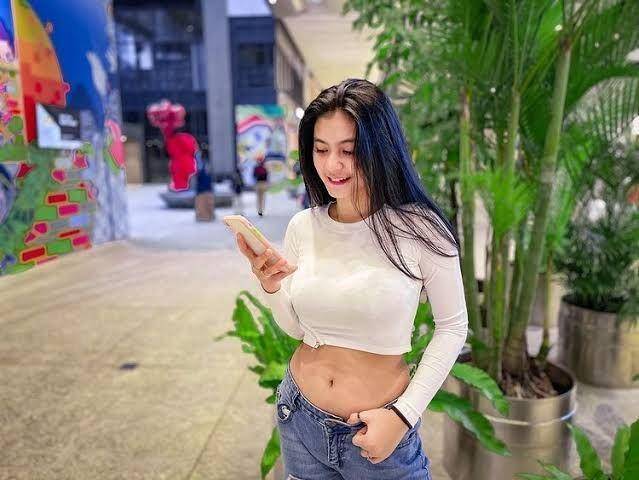 Di joice (instagram.com/about.joice)