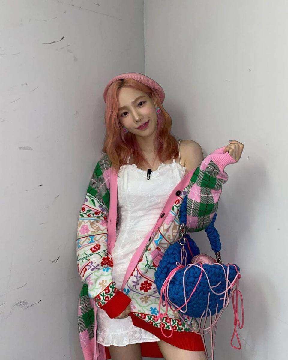 outfit cewek kue ala Taeyeon (instagram.com/taeyeon_ss)