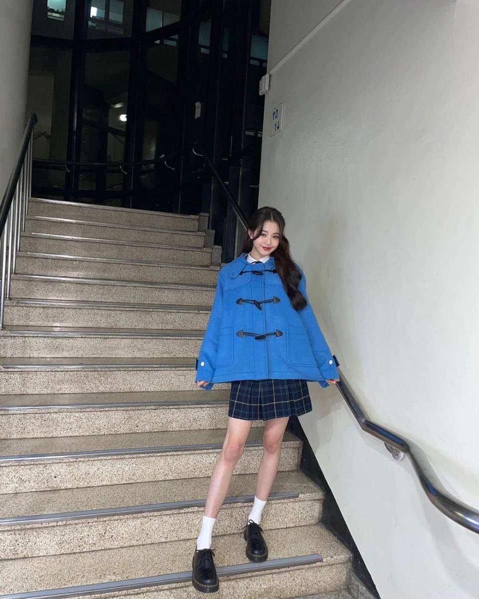 outfit cewek kue ala Wonyoung IVE (instagram.com/fot_everyoung10)