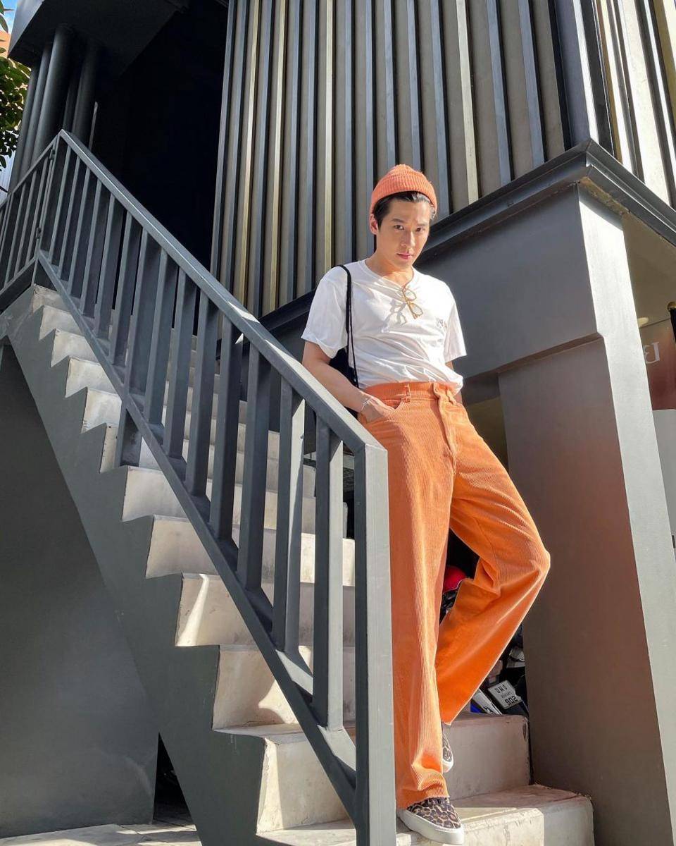 inspirasi outfit hangout ala March Chutavuth (instagram.com/marchutavuth)