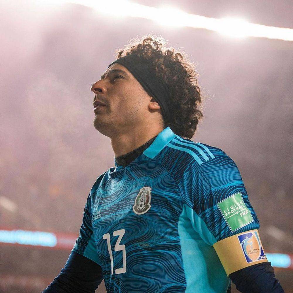 Guillermo Ochoa saat membela Timnas Meksiko (instagram.com/yosoy8a)