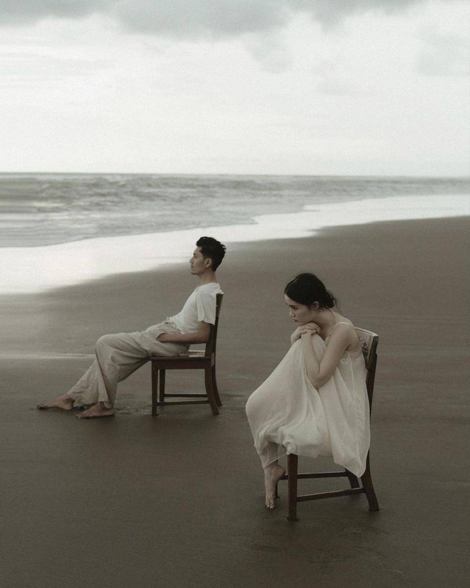 ide prewedding di pantai (instagram.com/preweddingstyle)